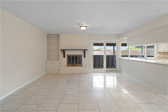 913 Pyramid Dr, Corpus Christi, TX 78412