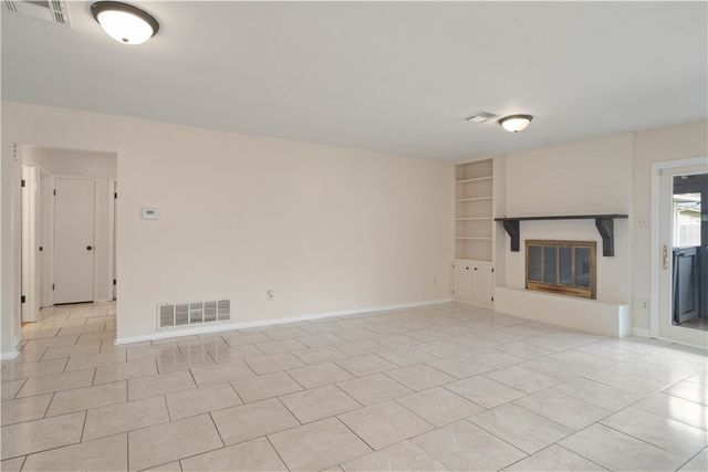 913 Pyramid Dr, Corpus Christi, TX 78412