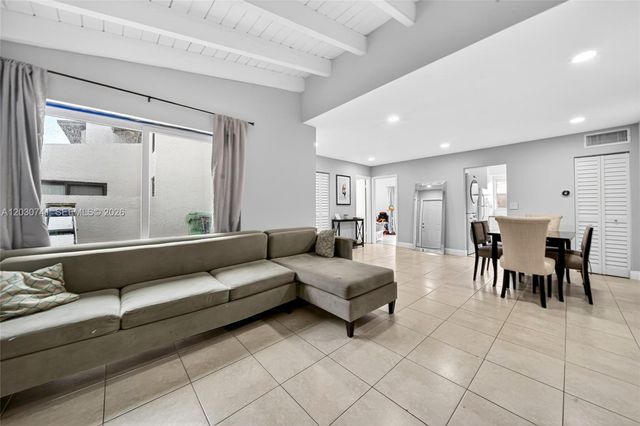 6912 SW 110th Ave, Miami, FL 33173