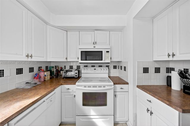 6912 SW 110th Ave, Miami, FL 33173