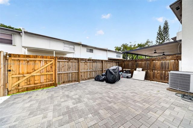 6912 SW 110th Ave, Miami, FL 33173