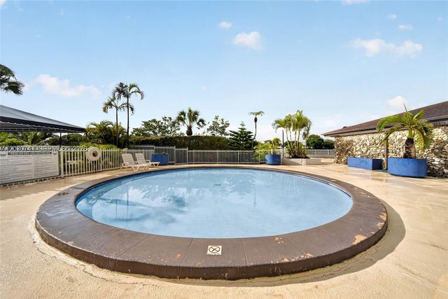 6912 SW 110th Ave, Miami, FL 33173