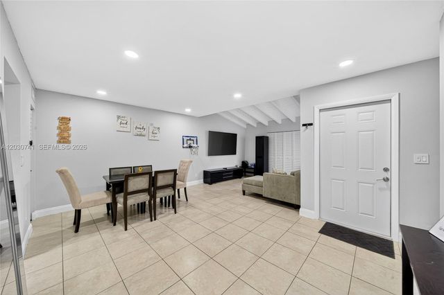 6912 SW 110th Ave, Miami, FL 33173