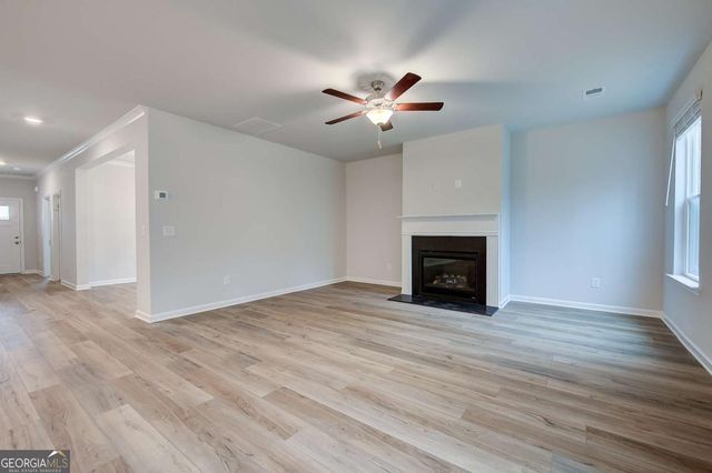 186 Crabbswood Drive, Mcdonough, GA 30253