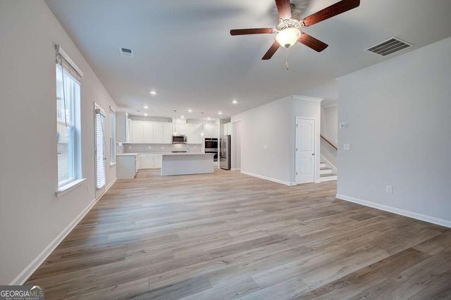 186 Crabbswood Drive, Mcdonough, GA 30253