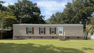 106 Hammond Street, Bonneau, SC 29431