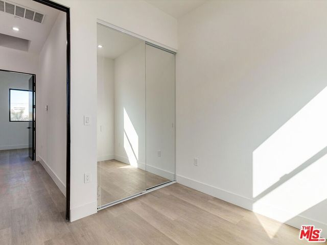 2817 S Redondo Boulevard, Los Angeles, CA 90016