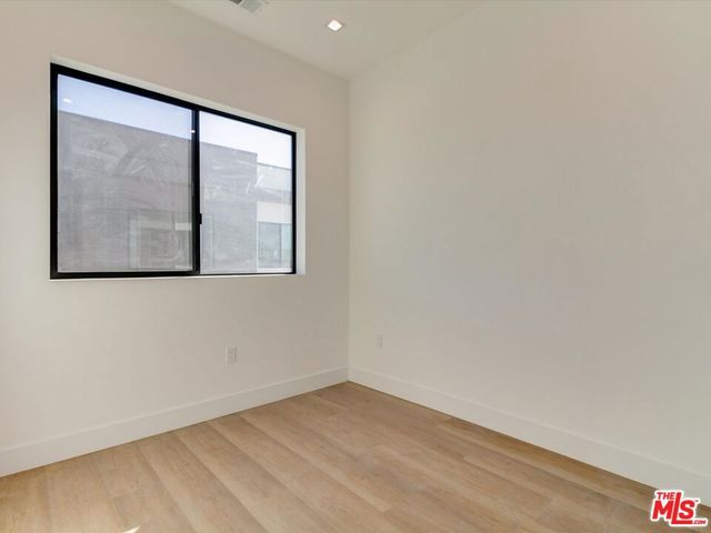 2817 S Redondo Boulevard, Los Angeles, CA 90016