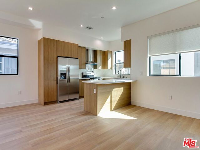 2817 S Redondo Boulevard, Los Angeles, CA 90016