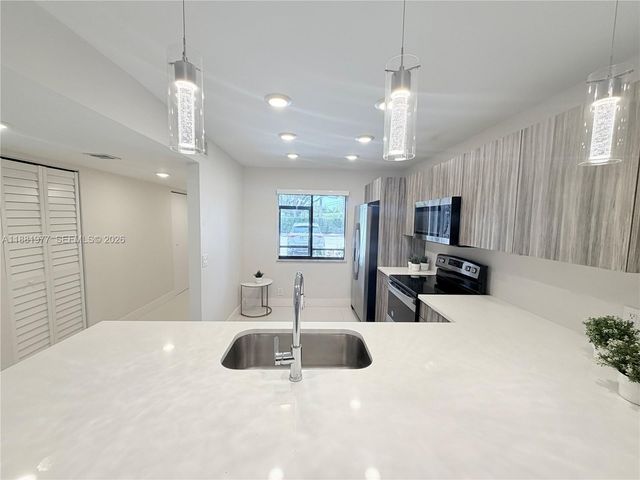 16531 Blatt Boulevard 103, Weston, FL 33326