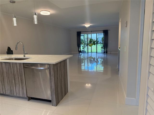 16531 Blatt Boulevard 103, Weston, FL 33326