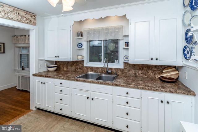 5 N LANNING AVENUE, Hopewell, NJ 08525