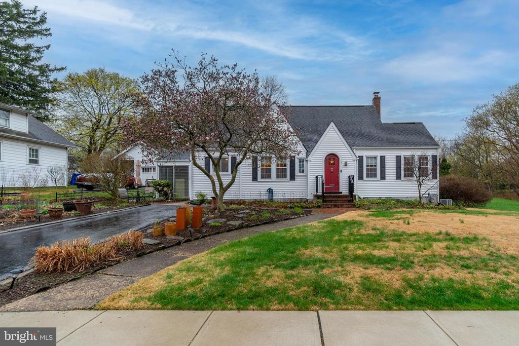 5 N LANNING AVENUE, Hopewell, NJ 08525