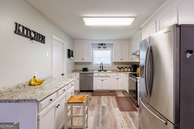 3956 Foxridge Drive, Valdosta, GA 31605