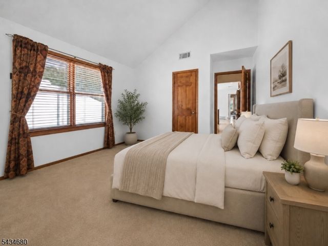 5 Glen Ridge Dr, Washington Twp., NJ 07853