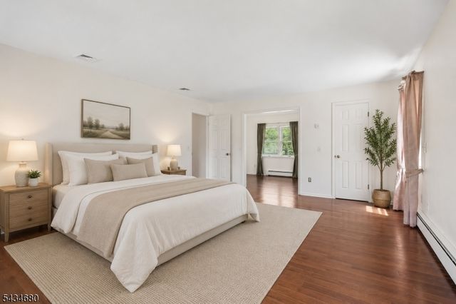 5 Glen Ridge Dr, Washington Twp., NJ 07853