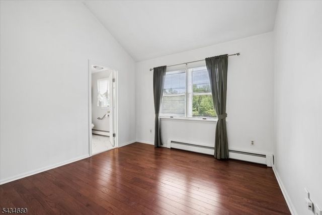 5 Glen Ridge Dr, Washington Twp., NJ 07853
