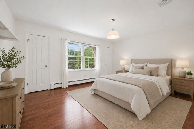 5 Glen Ridge Dr, Washington Twp., NJ 07853