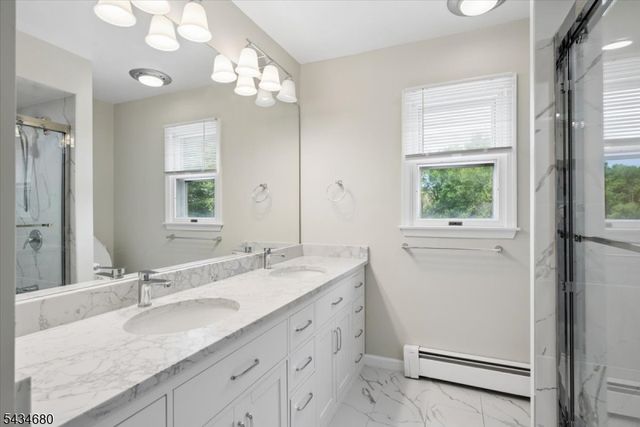 5 Glen Ridge Dr, Washington Twp., NJ 07853