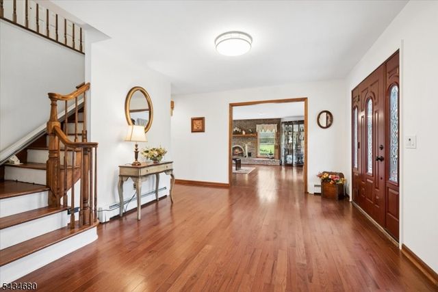 5 Glen Ridge Dr, Washington Twp., NJ 07853