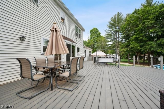 5 Glen Ridge Dr, Washington Twp., NJ 07853