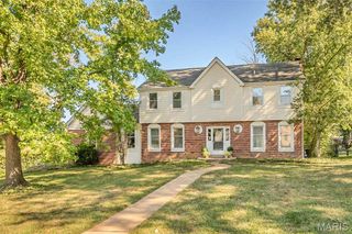 896 Twin Pine Drive, Des Peres, MO 63122