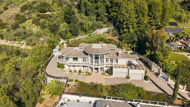 10322 Saint Charles Way, North Tustin, CA 92705