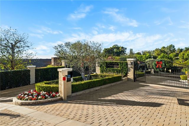 10322 Saint Charles Way, North Tustin, CA 92705