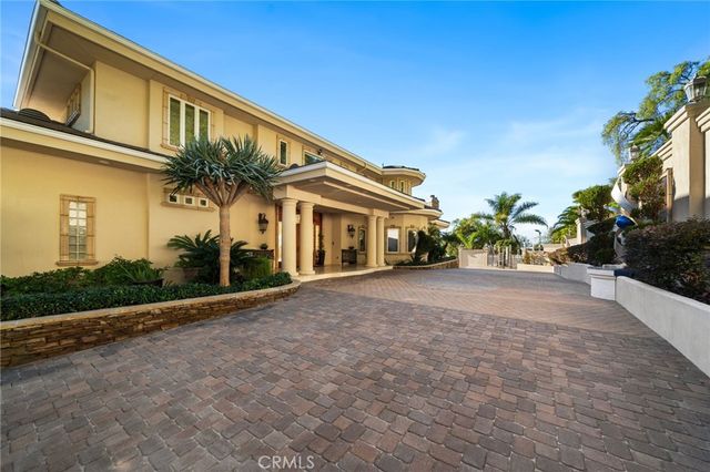 10322 Saint Charles Way, North Tustin, CA 92705