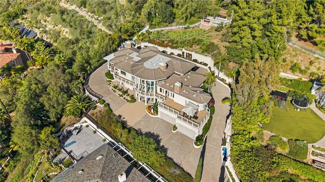 10322 Saint Charles Way, North Tustin, CA 92705