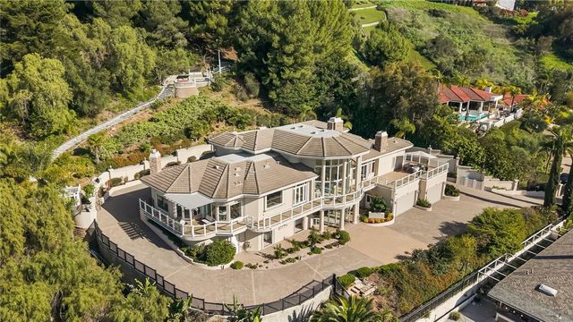 10322 Saint Charles Way, North Tustin, CA 92705