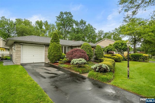252 Oak Avenue, River Edge, NJ 07661