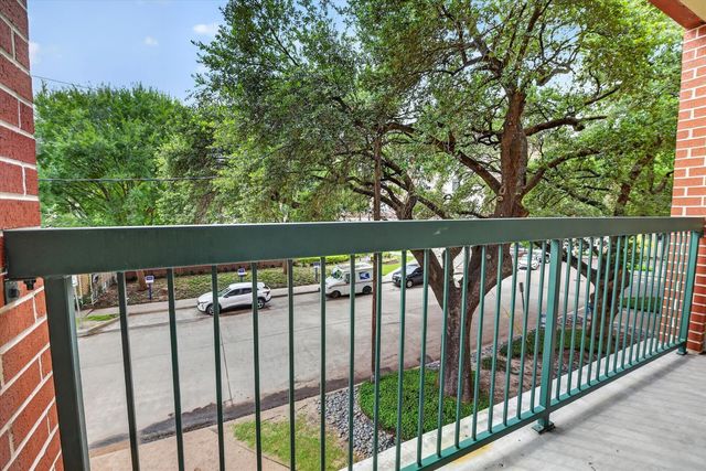 300 St Joseph Parkway 116, Houston, TX 77002