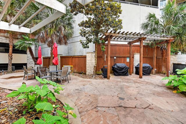 300 St Joseph Parkway 116, Houston, TX 77002