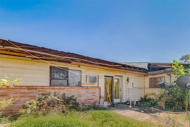 4202 Billy Lane, Fresno, TX 77545