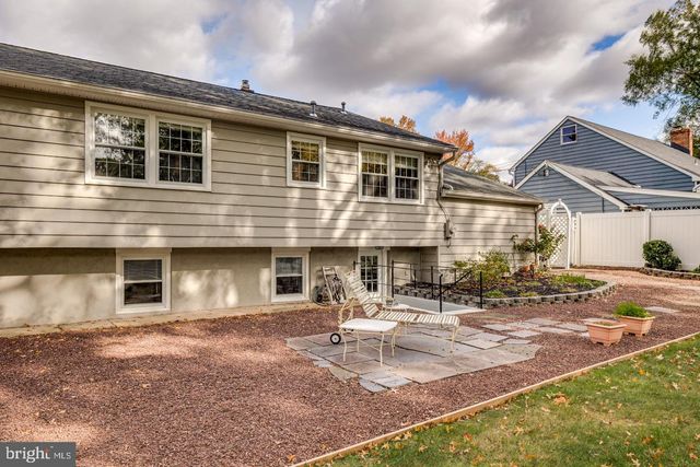 333 COVERED BRIDGE RD, Cherry Hill, NJ 08034