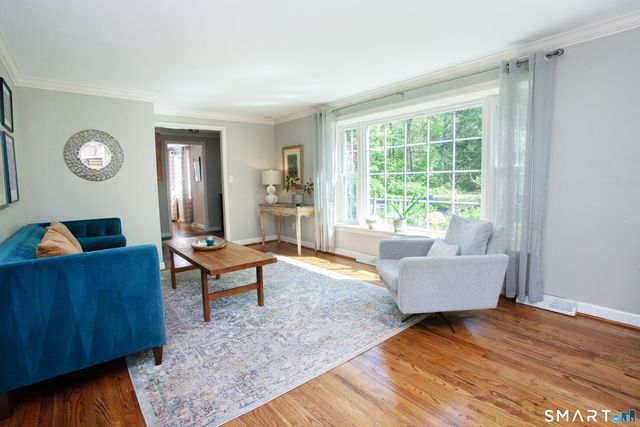 19 Lawton Drive, Simsbury, CT 06070