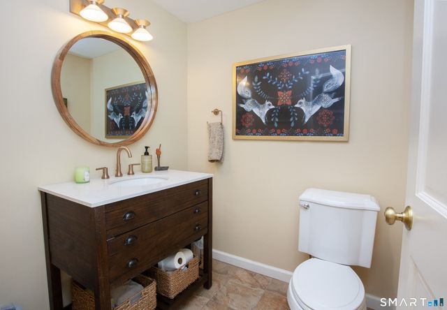 19 Lawton Drive, Simsbury, CT 06070