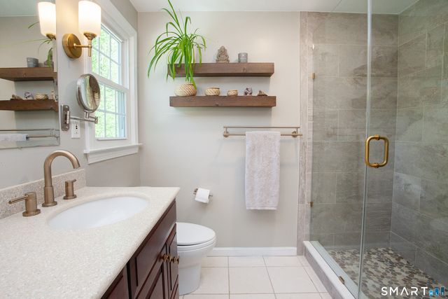 19 Lawton Drive, Simsbury, CT 06070