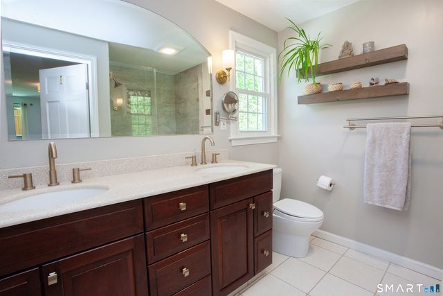 19 Lawton Drive, Simsbury, CT 06070