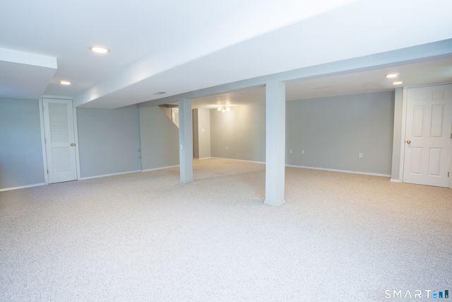 19 Lawton Drive, Simsbury, CT 06070