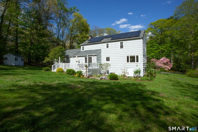 19 Lawton Drive, Simsbury, CT 06070