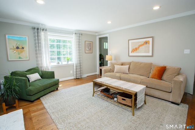 19 Lawton Drive, Simsbury, CT 06070
