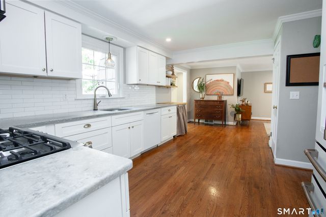 19 Lawton Drive, Simsbury, CT 06070