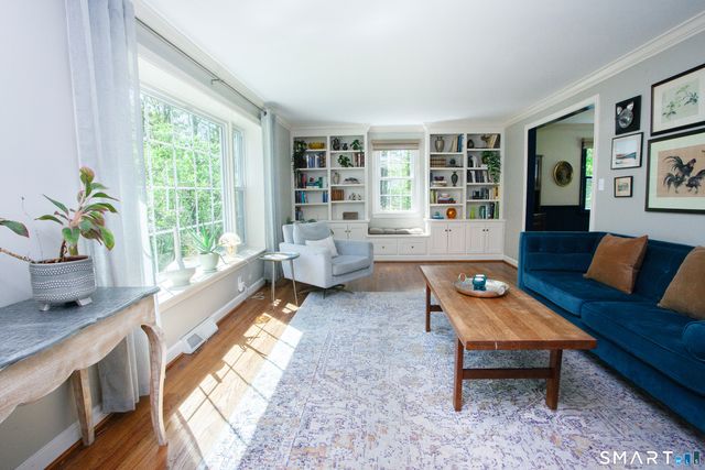19 Lawton Drive, Simsbury, CT 06070