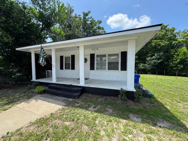 122 S 5th Street, Spring Lake, NC 28390