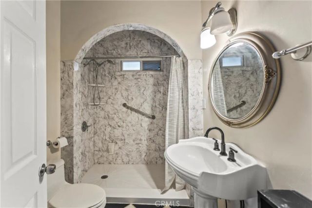 1065 Laguna, Los Angeles, CA 90026