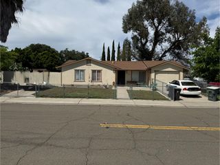 379 Valverde Ct, Lathrop, CA 95330