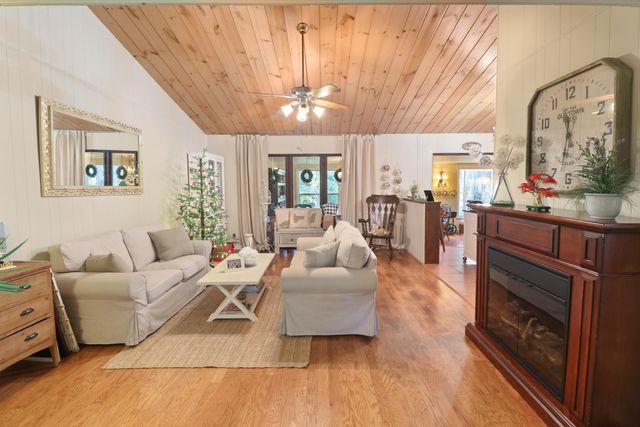 9003 NW 70th Court, Parkland, FL 33067