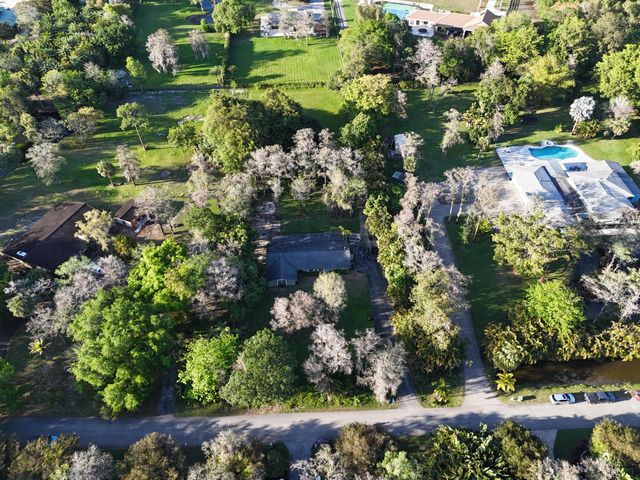 9003 NW 70th Court, Parkland, FL 33067